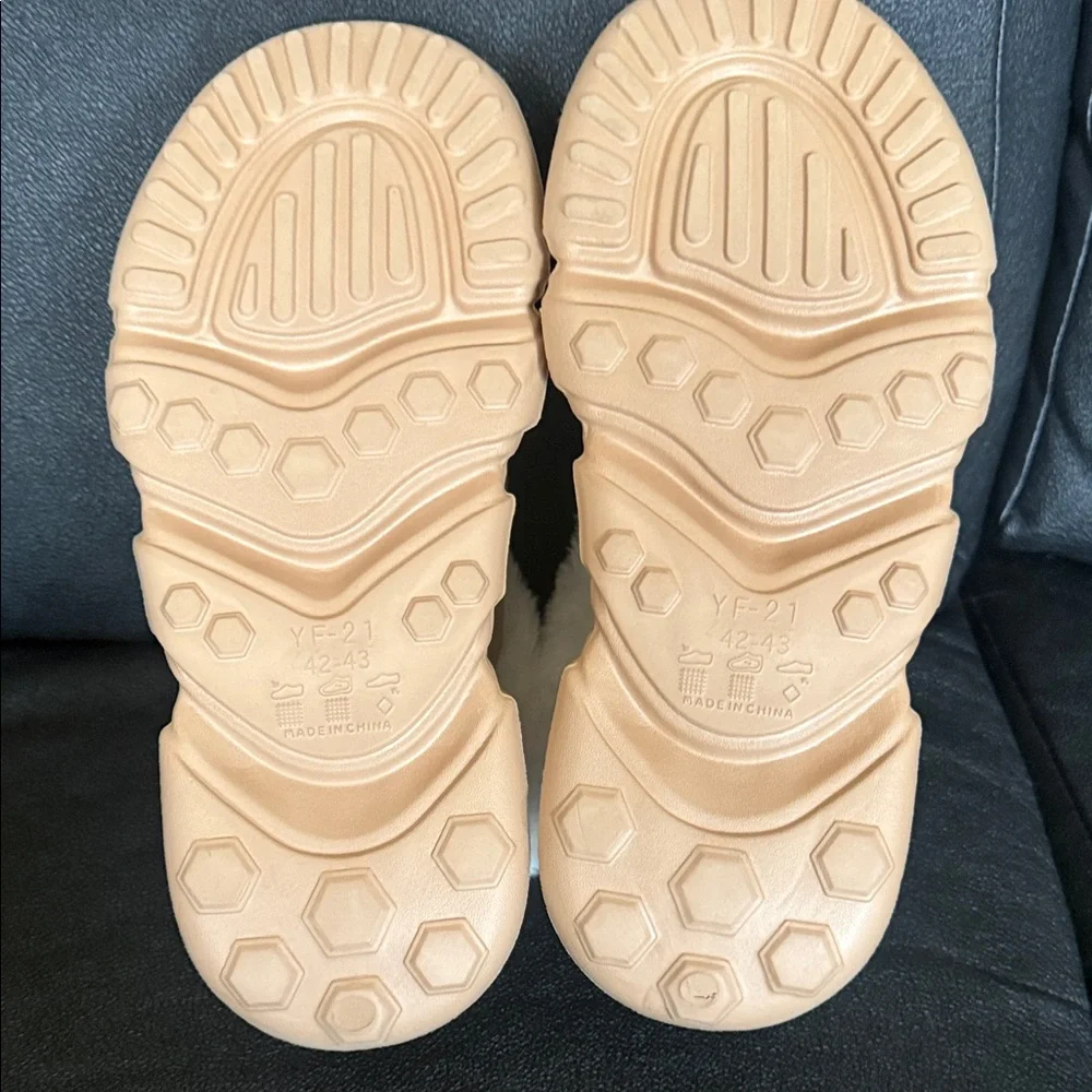 Platform Slippers - Picture 2 of 3